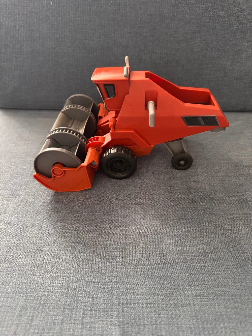 Disney Pixar Cars Chase & Change Frank the Combine Tractor without Bin